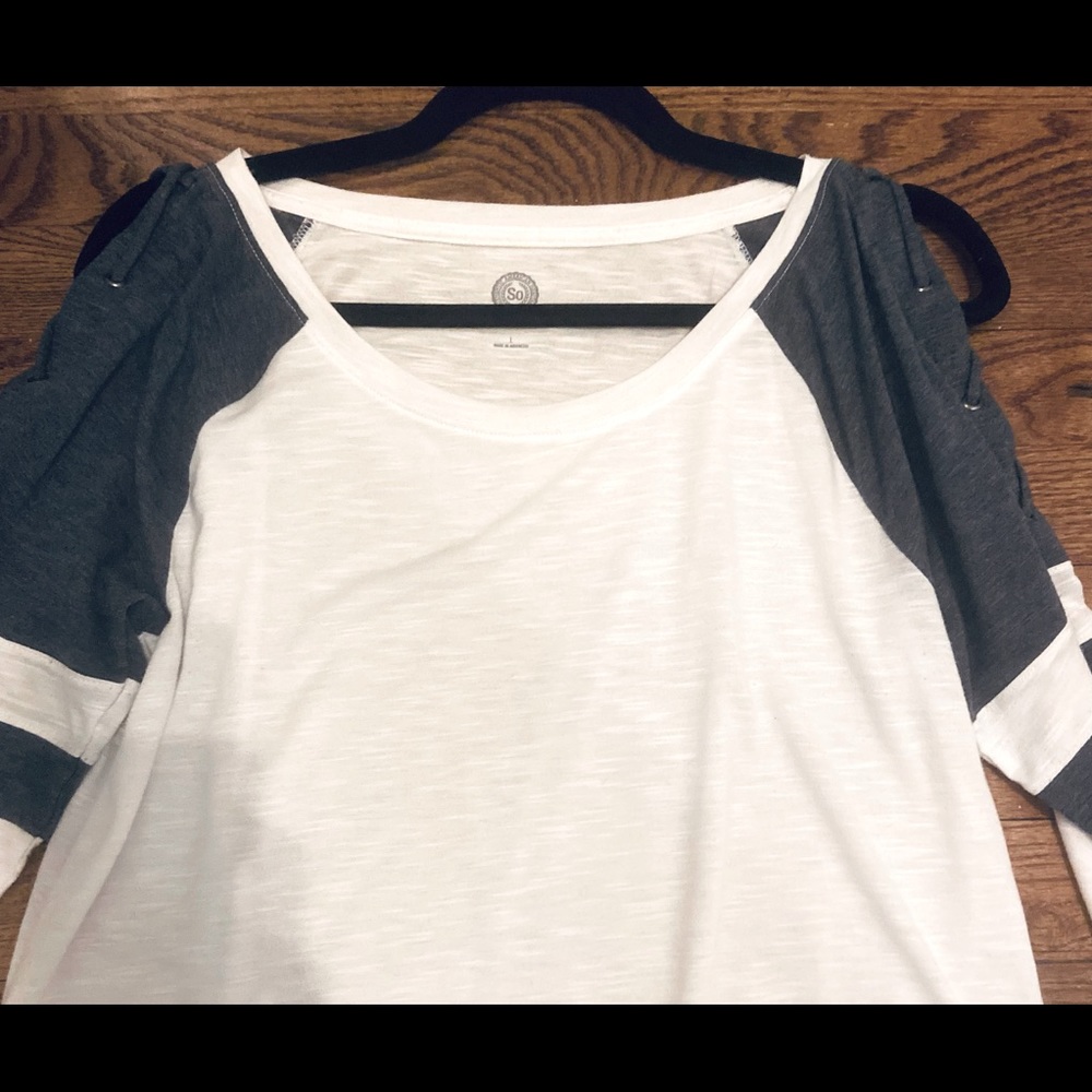 SO blue and white 3/4 sleeve shirt - Picture 3 of 8